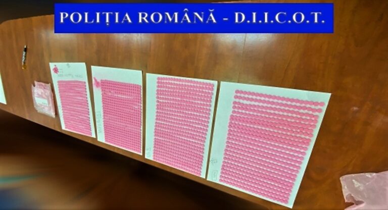 VIDEO Traficant de droguri din județul vecin, prins la vama Nădlac! Avea mii de comprimate Ecstasy asupra lui!