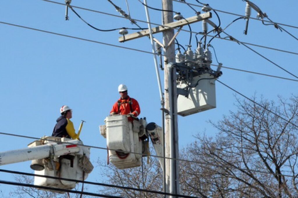 Blackout-ul ar putea deveni realitate! Austria întrerupe curentul electric, în zona Tirol, pentru aproximativ 72 de ore 1 energie electrica 1
