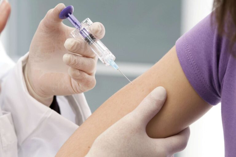 Vaccinarea anti-HPV, soluția cea mai eficientă împotriva cancerului de col uterin. Anul trecut, la nivelul județului Vaslui, au fost înregistrate 21 de decese cauzate de această boală