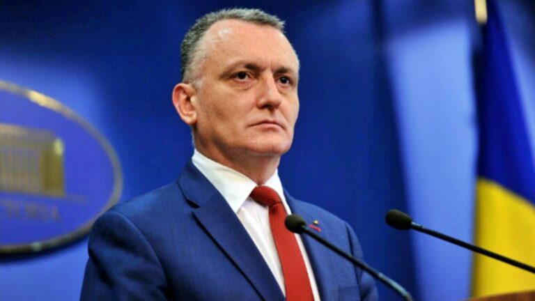 Ce riscă cele câteva sute de cadre didactice din județul Vaslui, care au refuzat vaccinarea! Ministrul Educației îi trimite ”să se odihnească”!