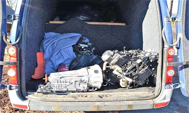 Motociclete furate din Italia, descoperite într-o autoutilitară cu numere de Ucraina! Valorează un sfert de milion de lei!