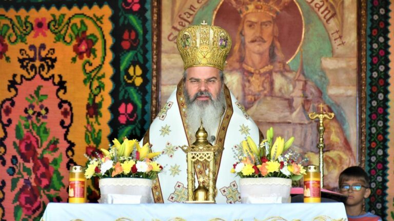 ”Patriotismul – a cultiva valoarea şi a ne vindeca de prostie”, mesajul PS Igantie, episcopul Hușilor
