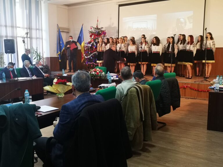 ”Ședință” de colinde, în sala mare a Consiliului  Județean Vaslui