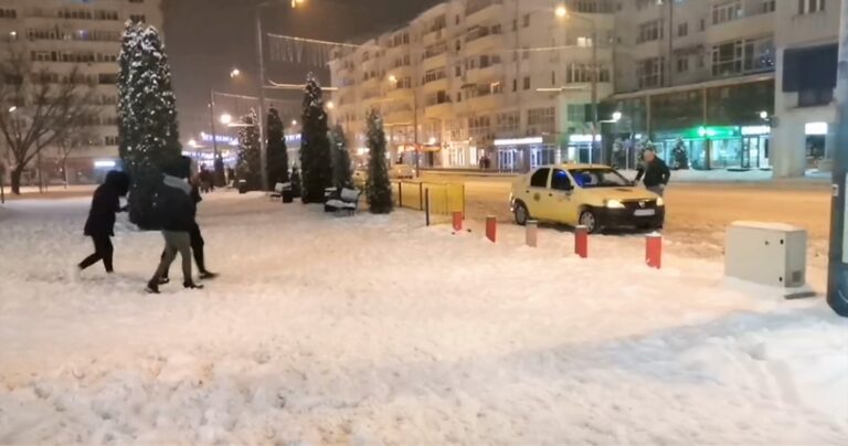 TABEL Vezi cum a nins în județul Vaslui! La Negrești și Dumești, stratul de zăpadă a ajuns la 18 cm, în 24 de ore!