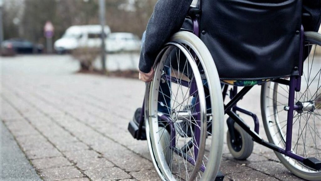 persoane dizabilitati handicap