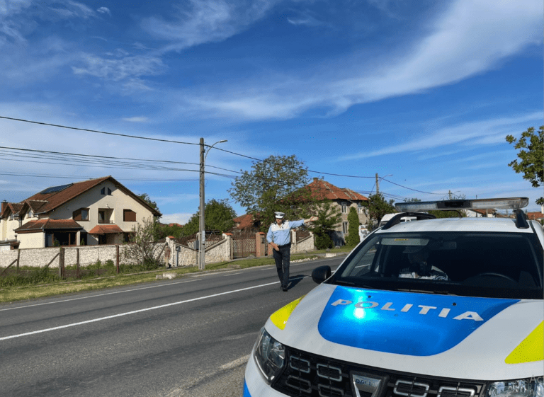 Începătoare inconștientă oprită, la timp, de polițiștii de la Rutieră. Circula peste 130 de km/h și cu doi minori în mașină
