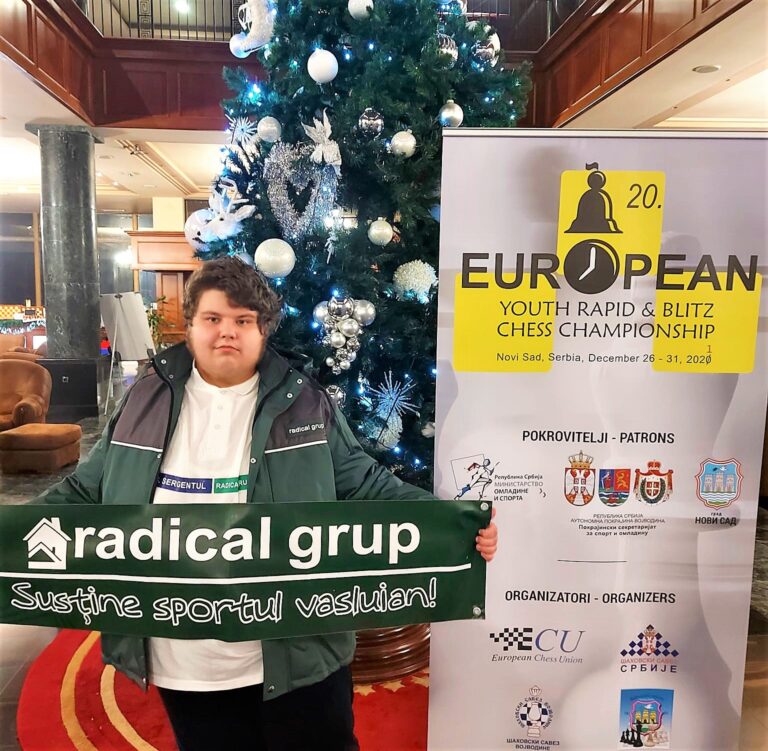 El este vasluianul care reprezintă România la Campionatul European de Șah! Radical Grup l-a ajutat să-și împlinească visul!