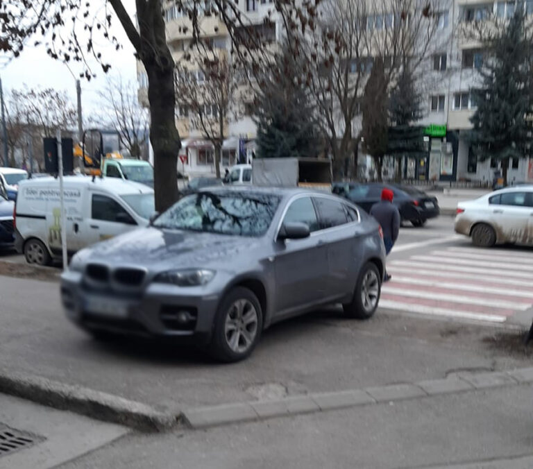 Șmecher cu BMW, ce parcare cu tupeu! Nu ați văzut așa ceva!