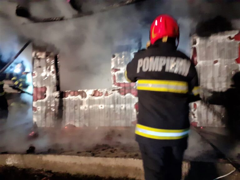 INCENDIU pe strada Bistriței, din Bârlad! Pagubele sunt minore!