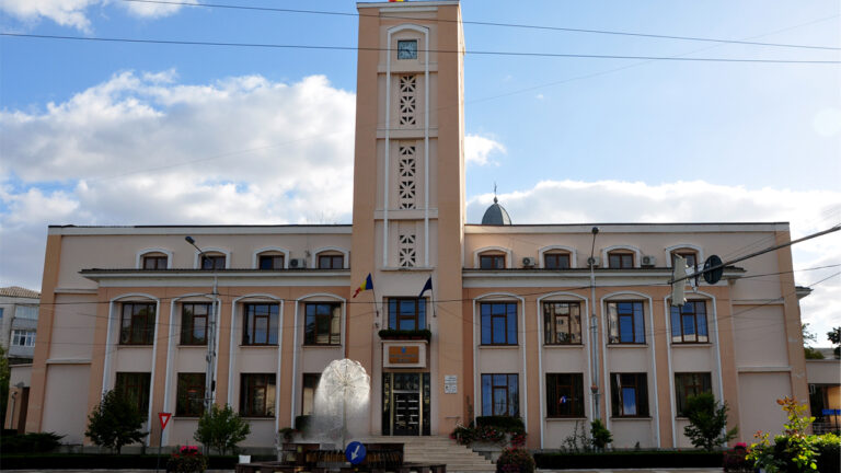 Din 12 ianuarie, bârlădenii pot achita taxele și impozitele locale!