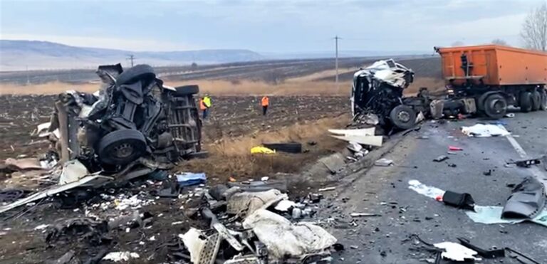 CARNAGIU pe ”Drumul morții”, între Iași și Târgu Frumos! Sunt 7 morți! Cel mai grav accident rutier din ultimii 10 ani!