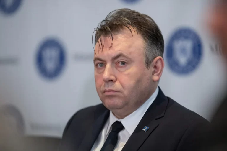 Suntem la pământ cu investițiile, județul este BLOCAT! ”Să ne spună dl. Tătaru ce investiții a adus pentru județul Vaslui, cât a fost în Guvern”, strigă primarii vasluieni