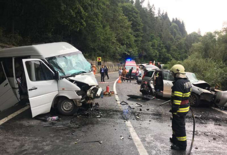 Accident GRAV la Buhăiești! Cod ROSU, sunt 10 victime! Sunt TREI răniți ucraineni!