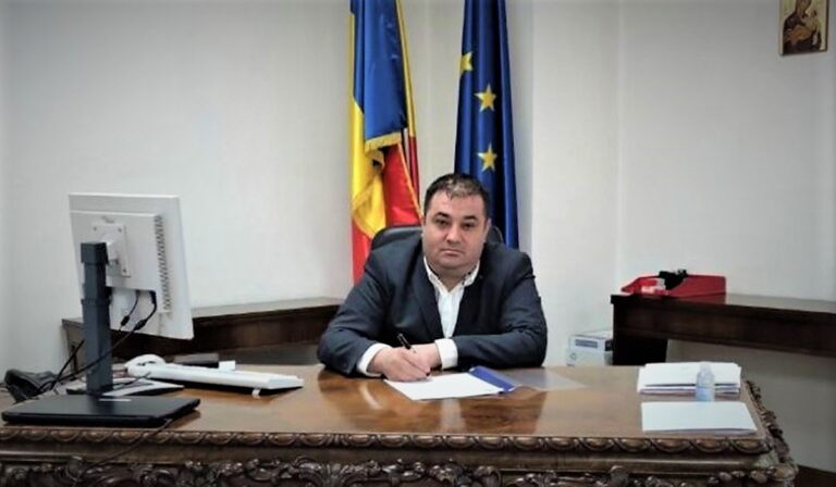 Deputatul Solomon, replică tăioasă către primarul Bârladului: ”Ai fugărit din primărie, fie la pensie, fie prin demisie, peste 50% din funcționarii cu experiență, care munceau fiecare cât 10 neamuri de-ale dumitale”