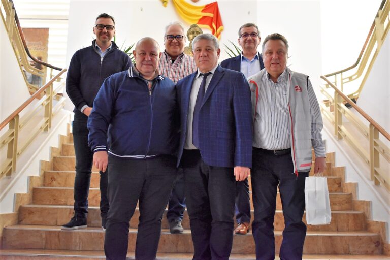 Patru senatori români au fost primiți de primarul Bârladului! ”Trebuie corelate documentele legislative cu realitatea din teritoriu”, a spus Boroș