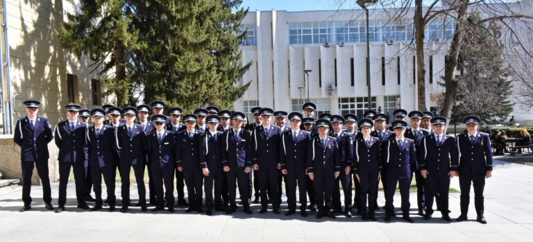 Ei sunt viitorii șefi de post sau angajați în serviciile Poliției, DACĂ vor rămâne aici! IPJ Vaslui a primit 38 de agenți de poliție!