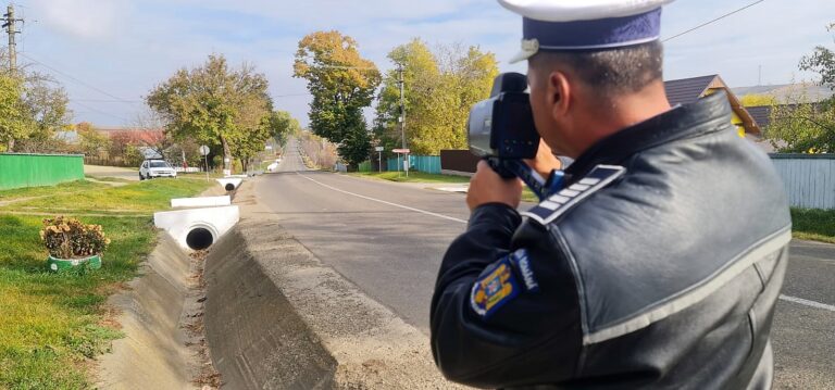 Șofer din Vinderei, prins în timp ce ”zbura” cu aproape 150 km/h pe DE 581! Culmea, era și BEAT!
