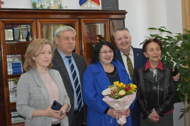 Ce onoare pentru bârlădeni! Nepoata marelui pictor Nicolae Tonitza, în vizită în orașul natal al bunicului său!