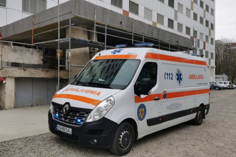 EXCLUSIV Vasluianul.ro Copil în stare gravă la un spital din Iași, după ce a căzut cu bicicleta!