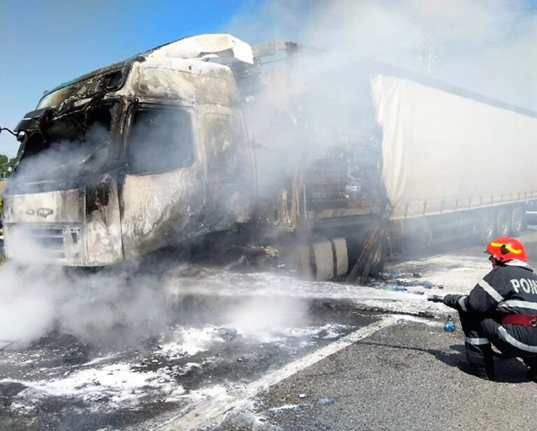 INCENDIU LÂNGĂ BÂRLAD// Un TIR a ars complet la Zorleni, nu au fost victime