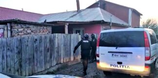 O femeie din Murgeni a furat dintr-un rucsac, dar a fost prinsă. A fost reținută