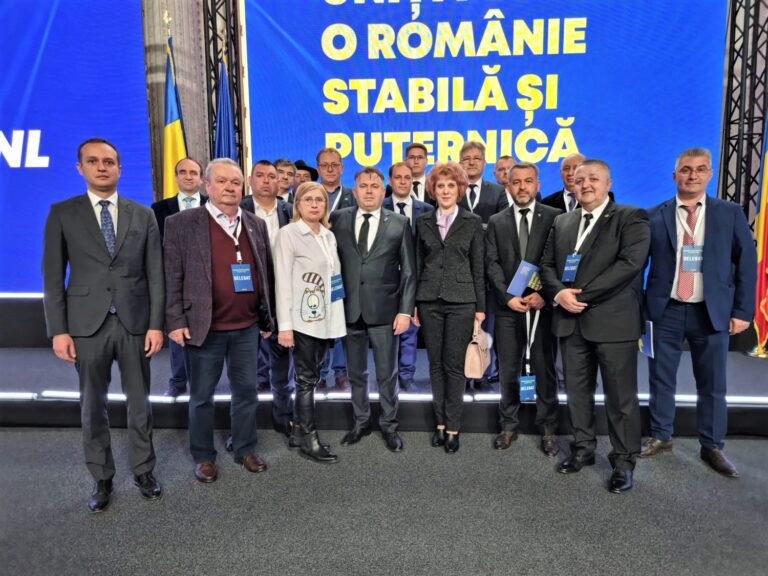 ACUM Echipa PNL Vaslui, în frunte cu Nelu Tătaru și Daniel Onofrei, votează noul președinte al Partidului Național Liberal! Premierul Ciucă, singurul candidat!
