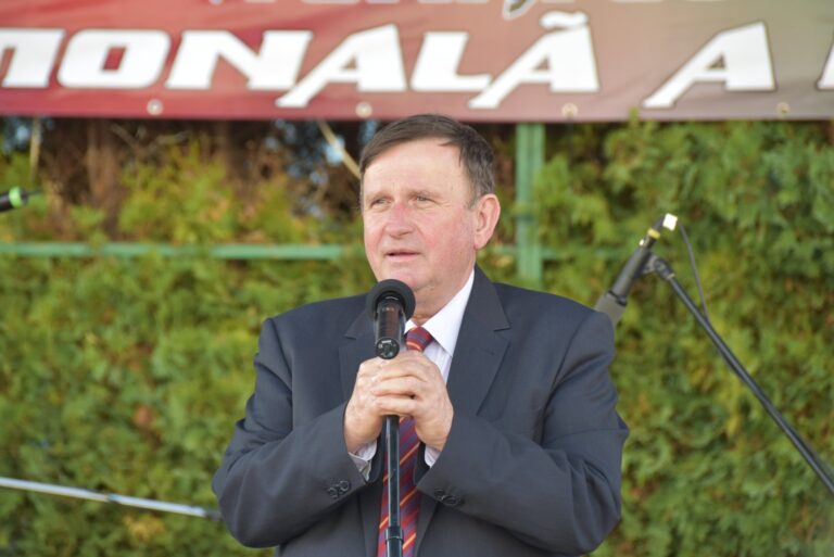 Primarul Vasluiului, Vasile Pavăl, a semnat un important proiect pentru o școală-etalon din oraș! Aproape 11 milioane de lei pentru modernizarea Școlii 10, din cartierul 13 Decembrie!