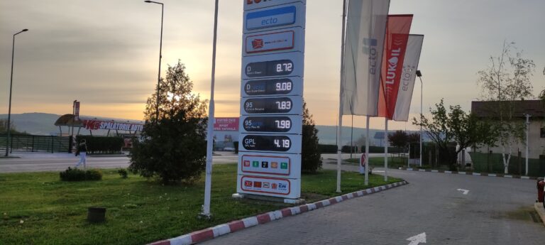 Surpriză la benzinăriile din Vaslui, sâmbătă dimineață! Prețul motorinei a trecut de 9 lei!