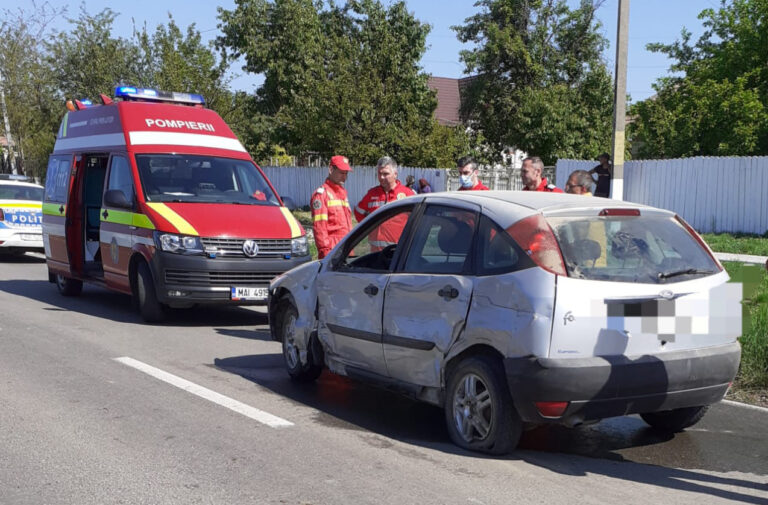 Accident la Bădeana! Două mașini s-au tamponat pe drumul european!