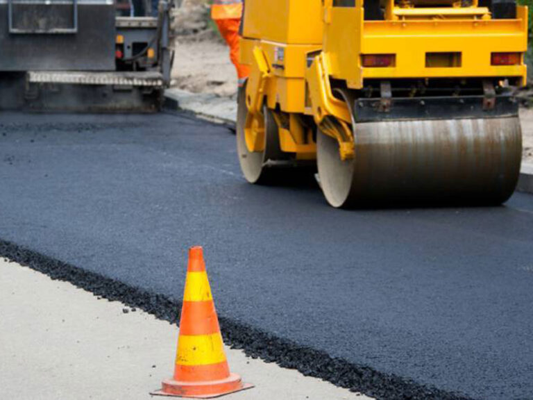 Firma vasluiană Conbetas va asfalta cartierele Munteni și Podeni, la Bârlad