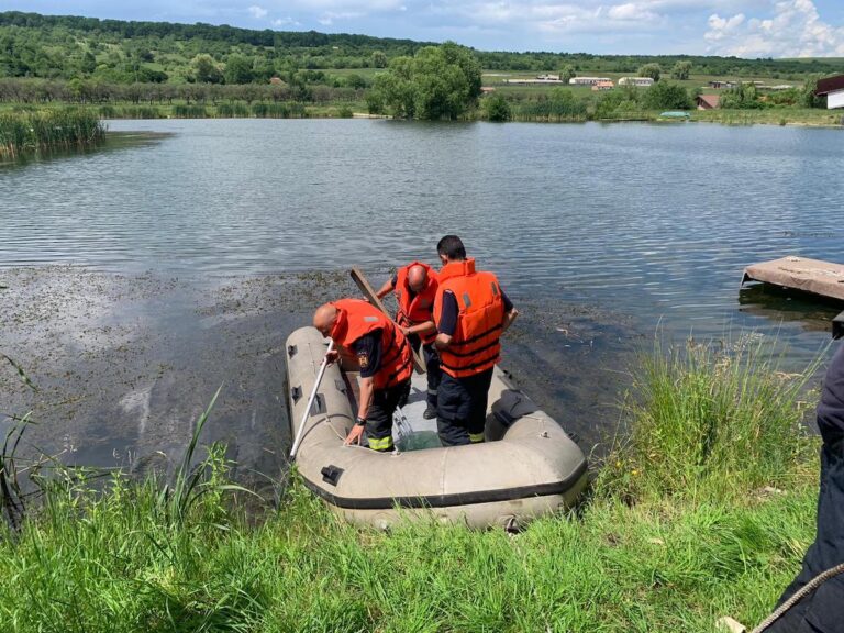 UPDATE: Trupul copilului de 16 ani, înecat în barajul de la Deleni, a fost găsit de scafandri. Băiatul a fost declarat mort! Dumnezeu să-l ierte!