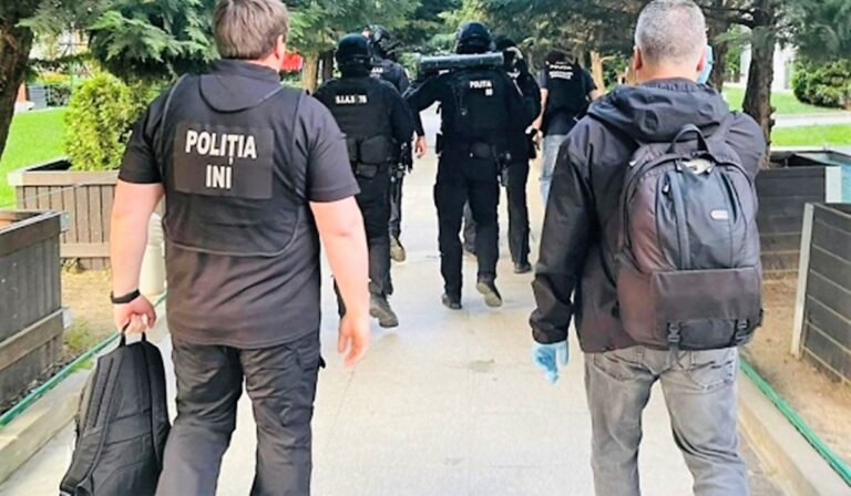 Contrabandă cu țigări, furturi, șantaj. O temută grupare româno-moldovenească a fost anihilată de polițiști din România și Franța!