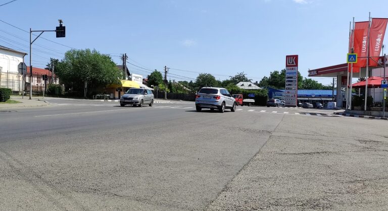 Semafoare sau sensuri giratorii, la Huși? Primăria caută soluții pentru fluidizarea traficului de pe DE 581!