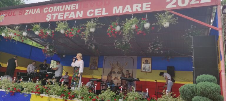 A început petrecerea la ziua comunei Ștefan cel Mare! Veniți cu toții la distracție!