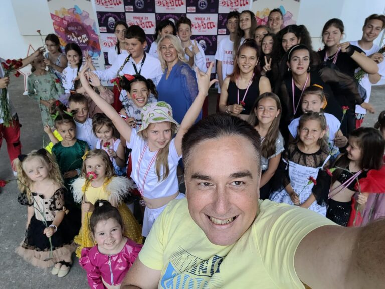 Prezență vasluiană la un prestigios festival internațional de la Baia Mare! Ne mândrim cu micii artiști ai Vasluiului!