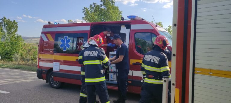 ULTIMA ORĂ Un copil de 17 ani, din Șuletea, a ajuns la Spitalul Municipal Bârlad, cu o rană cumplită la burtă! Accidentat în curtea casei!