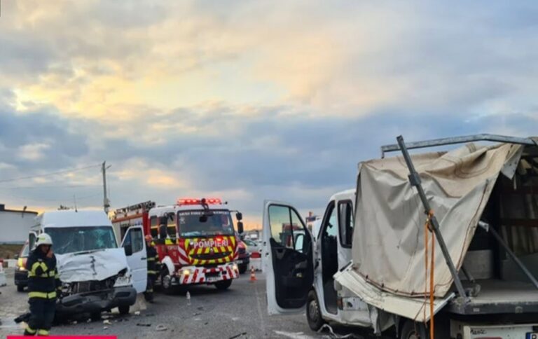 Accident TERIBIL pe ”Drumul morții”, în apropiere de Iași! 13 victime, mai mulți răniți grav sunt transportați la spitalele ieșene!