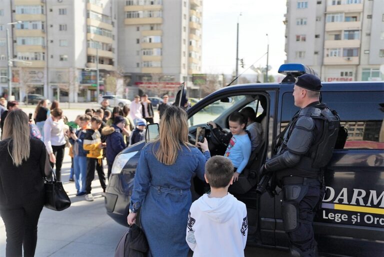 Fostul adjunct al comandantului Jandarmeriei Vaslui va fi judecat de Tribunalul București, pentru fapte de corupție! Dosarul este deja în camera preliminară!