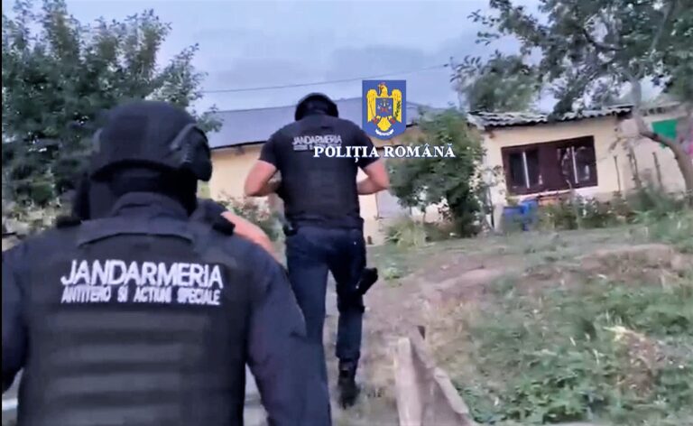 VIDEO Zmeii din Unțești au băgat în sperieți o comună întreagă! Șapte localnici au fost snopiți în bătaie de bătăuși! Rețineri pe bandă rulantă!