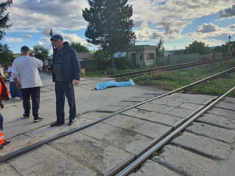 Persoană lovită de tren, in gara de la Bârlad! A fost declarat decesul!