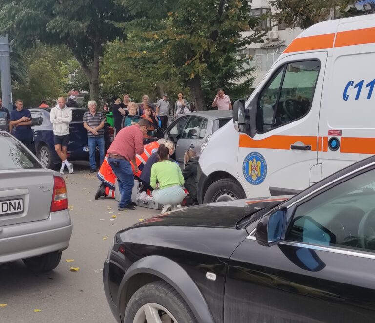 UPDATE Din păcate, femeia care a leșinat in zona Gării, la Vaslui, a decedat! Dumnezeu s-o ierte!