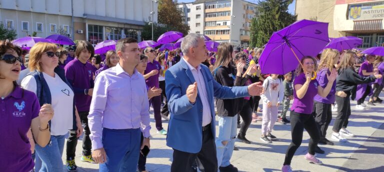Felicitări, vasluieni! Felicitări, familia Safir! Ați fost minunați! La Vaslui, cel mai mare flashmob din România!