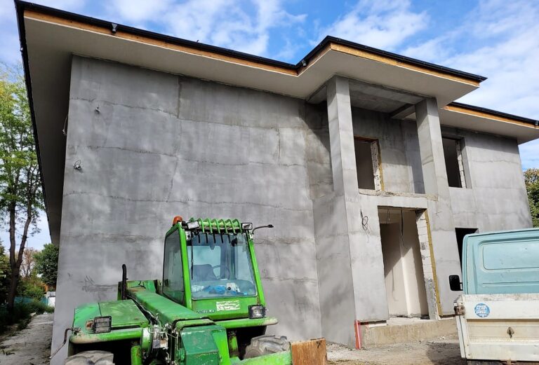 Constructorii de la Nomis au realizat o bijuterie de clădire, în care vor învăța zeci de copii bârlădeni! Primarul Boroș, mulțumit de calitatea lucrărilor!