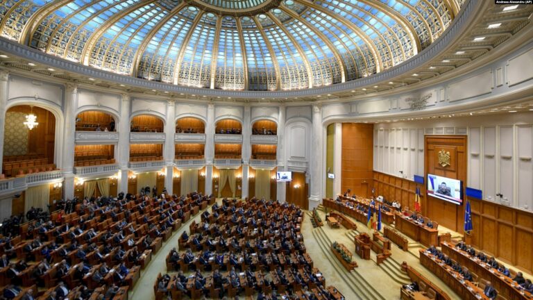 Salarii mai mari pentru primari, parlamentari și șefii Consiliului Județean, votate în Senat! PSD anunță că NU este de acord cu indemnizații mărite la parlamentari!