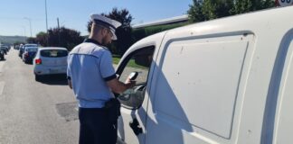 Tupeu maxim. A condus din Covasna la Bârlad fără permis