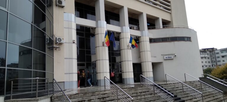 Fiscul vasluian, avertisment către contribuabili: „Atenție la mesajele false”! Vedeți ce pericol vă paște!