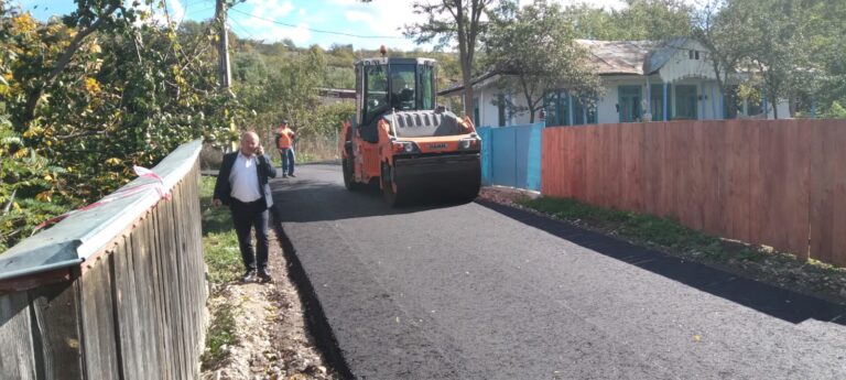 Grupul Transmir, lucrare de excepție în comuna Dragomirești! Străzile devastate de inundațiile din 2019 vor fi asfaltate complet!