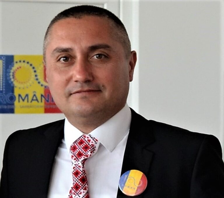 Cu astfel de dascăli, se mândrește învățământul vasluian! Școala Gimnazială din Zorleni, exemplu de performanță și devotament! Felicitări, domnule director Pleșu!