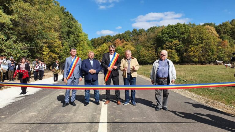 FOTO, VIDEO S-a scris o pagină de istorie în comuna Gârceni! Un drum care va ușura viața a zeci de mii de oameni, în centrul județului Vaslui!