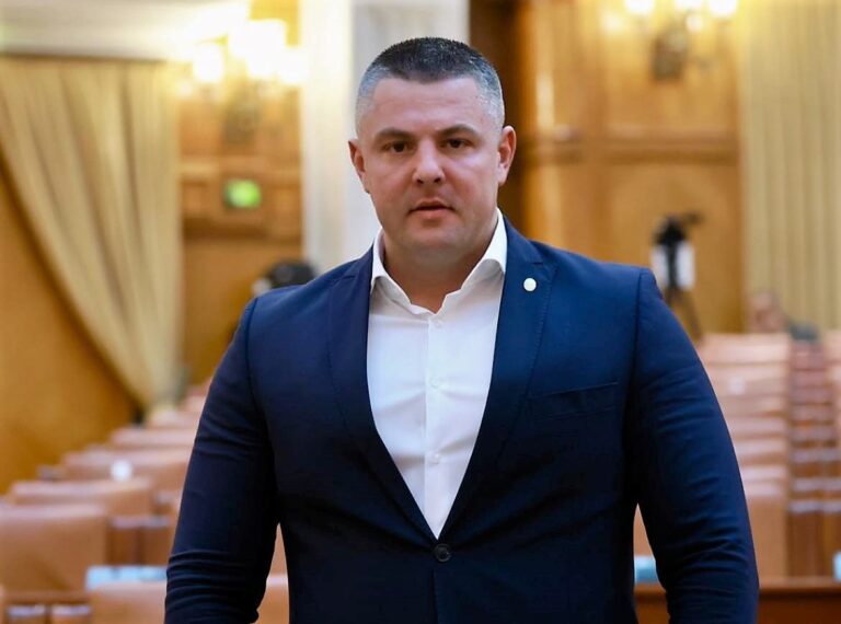 Deputatul Popica, atac dur la colegul de la USR Vaslui, deputatul Botez: ”Dumneata confunzi ospătăria, domeniu care te-a consacrat în Bârlad, cu activitatea parlamentară”